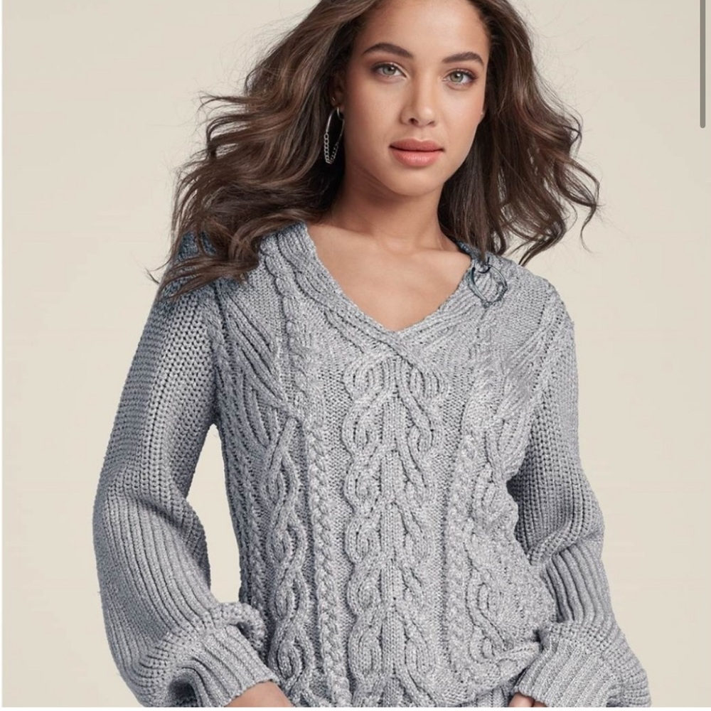 Size XL Venus sweater